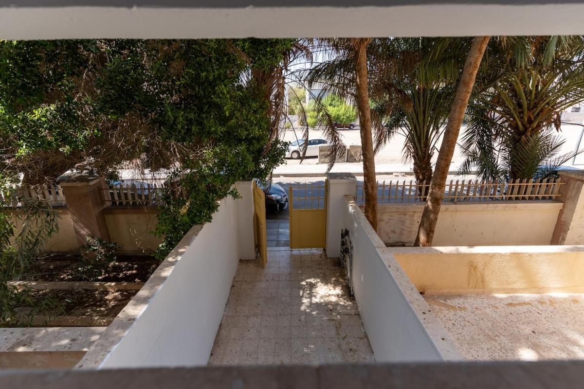 Blue Maria Perfect Location In Aqaba Apartment Exterior photo